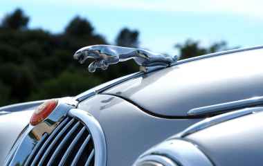 BARNES Classic & Racing Cars